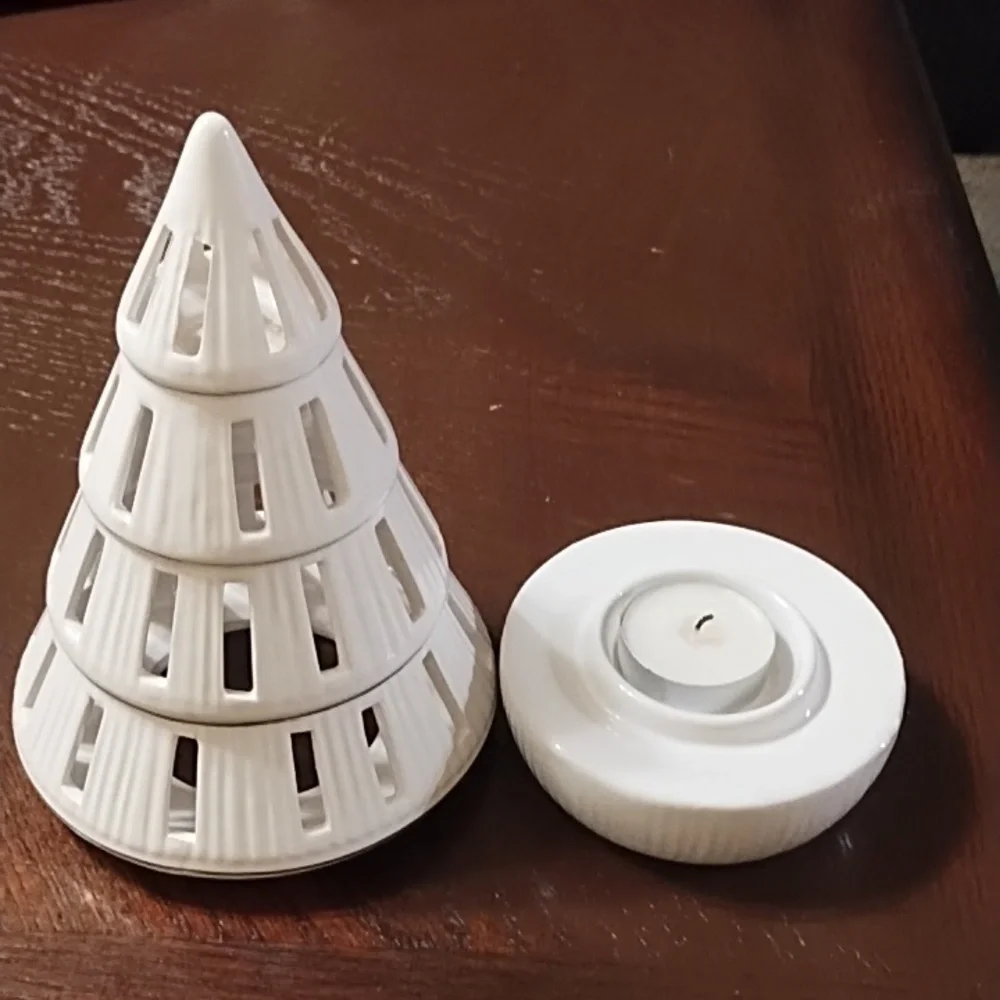 HOLLIDAY CHRISTMAS TREE CANDLE, PORCELAIN.